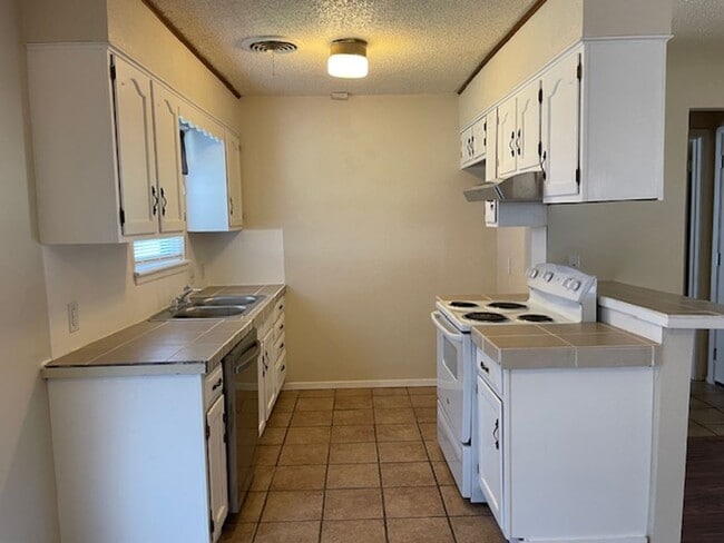 Photo - 942 Presidio Dr