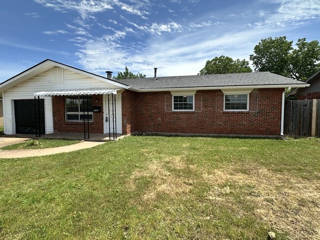 Photo - 2700 Yorkshire Ave House