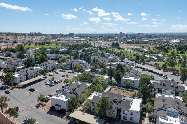 Union 505 is minutes from Downtown Albuquerque
