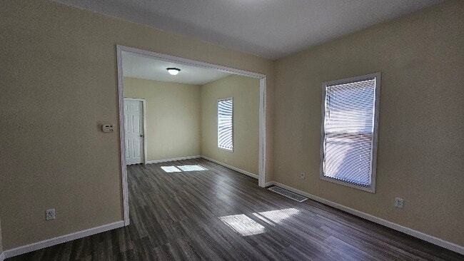 Photo - 419 Montrose St