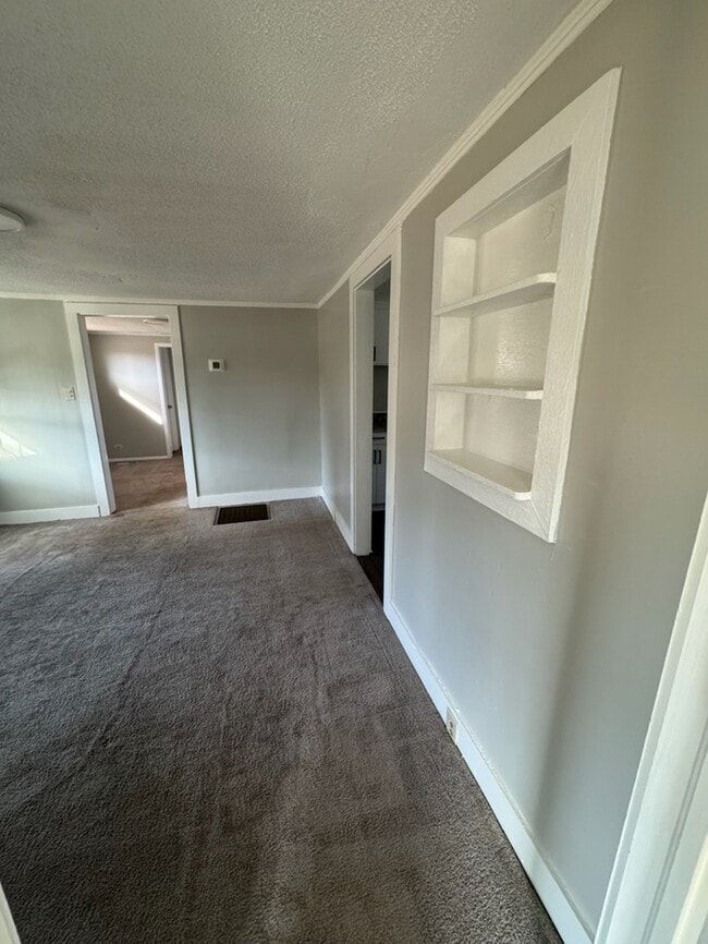 Photo - 302 Sunny Ln