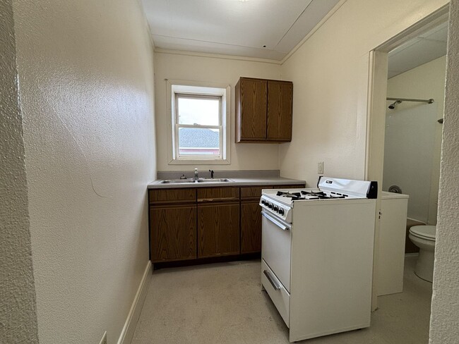 Building Photo - 117 N Main St Unit 3