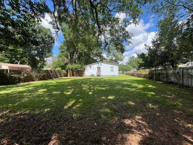 Photo - 3330 Iantha St