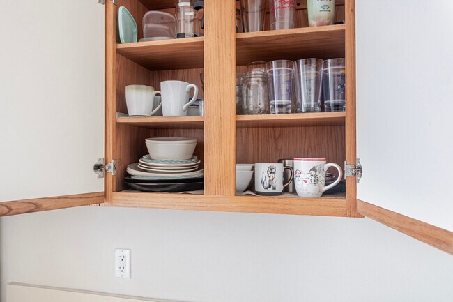 Photo - 318 E 80th St Unidad SI ID1032025P