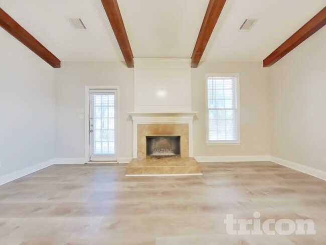 Photo - 1017 Chatsworth Ln