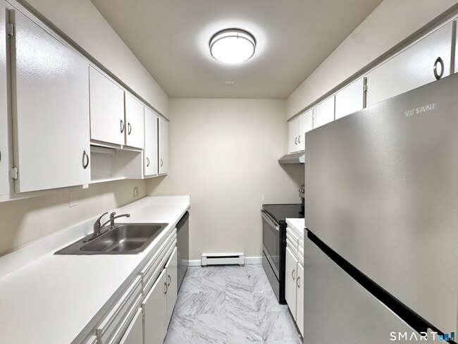 Building Photo - 24 Ferris Ave Unit 3