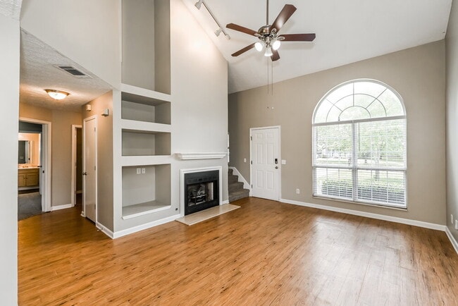 Photo - 207 Fairfield Dr