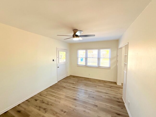 Photo - 6200-6202 Muscatel Unit 6200 N. Muscatel Ave