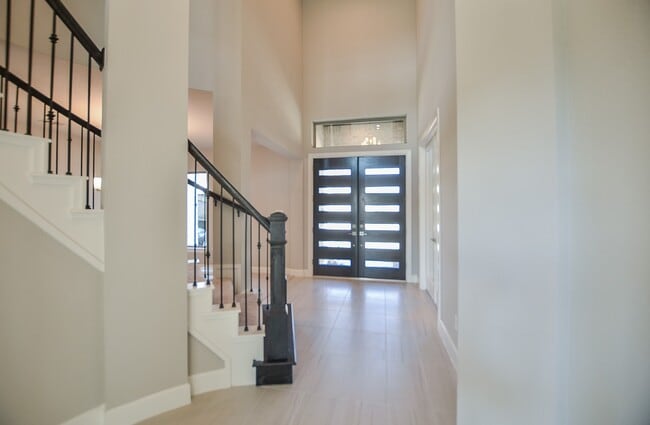 Photo - 7610 Blue Finch Ln