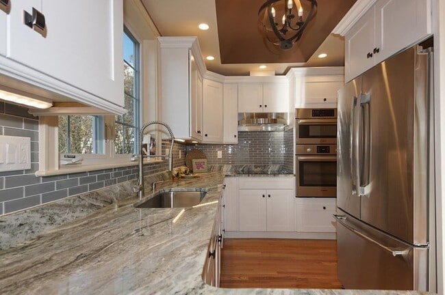 Photo - 276 Waverley Ave Unit 1