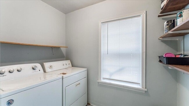 Photo - 828 15th St SW House