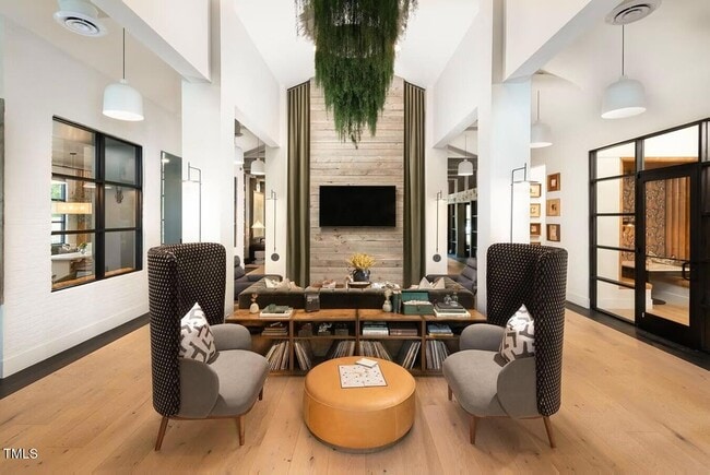 Photo - 821 Hanbury Wy Unit A4