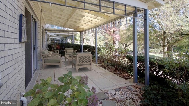 Photo - 10201 Grosvenor Pl Unidad 112