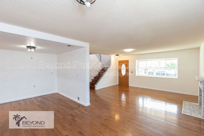 Photo - 904 Harbison Pl