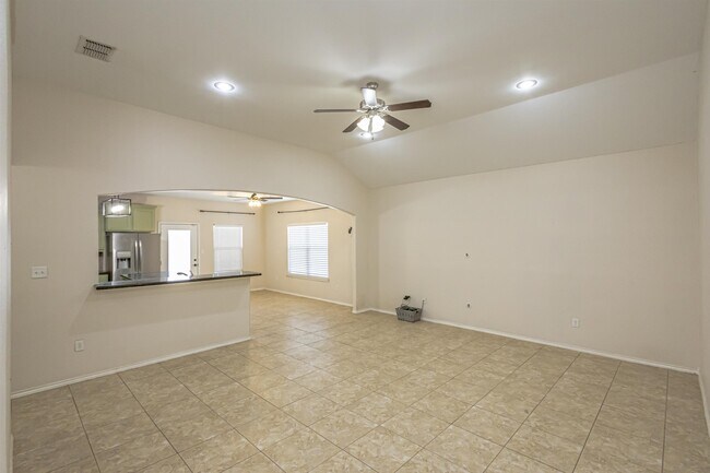 Photo - 618 Crackle Grove Dr