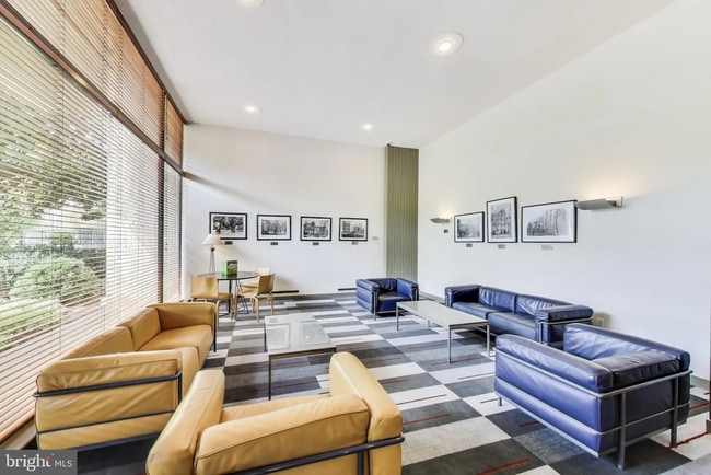 Photo - 1711 Massachusetts Ave NW Unidad 810