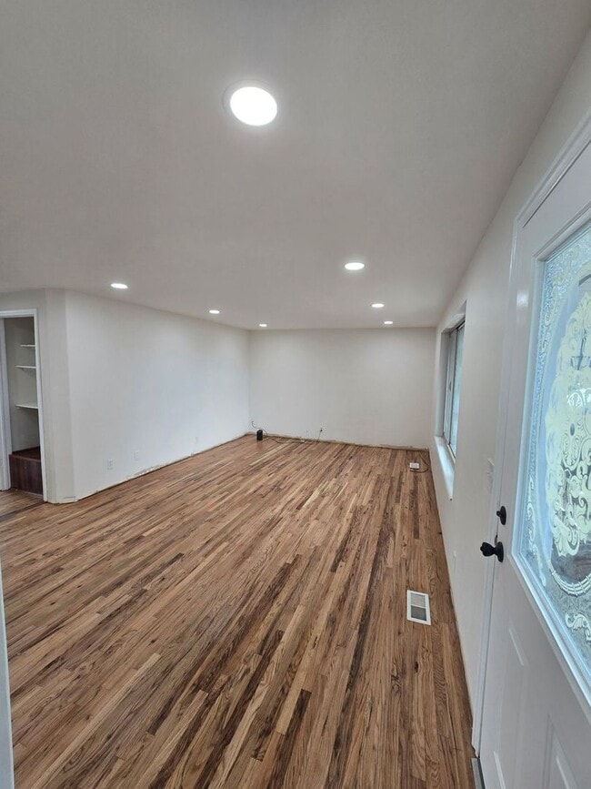 3723 Kewanee Dr Unit Basement