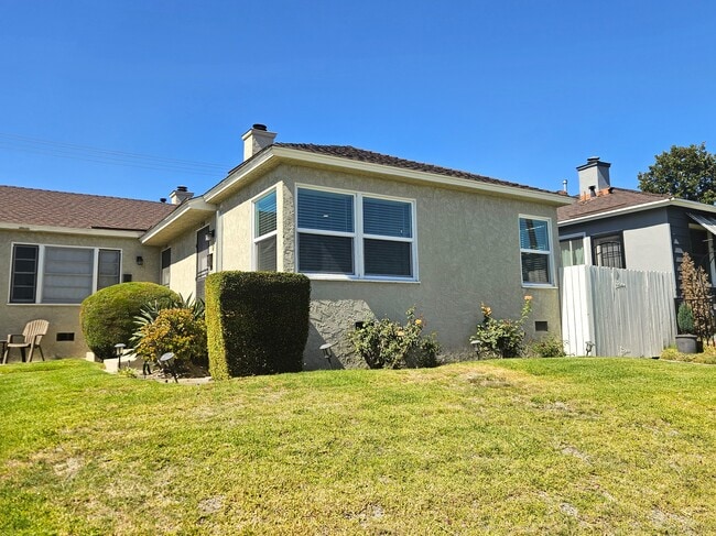 Photo - 1401 W Victory Blvd Unit 1401