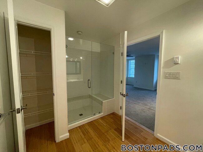 Photo - 152 Thornton St