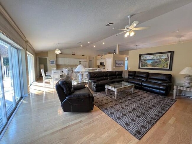 Photo - 1299 Morse Blvd