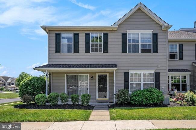 Photo - 5905 Drawbridge Ct
