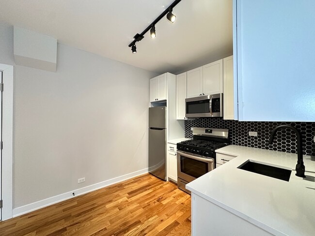 Photo - 661 W Wrightwood Ave Unidad 003