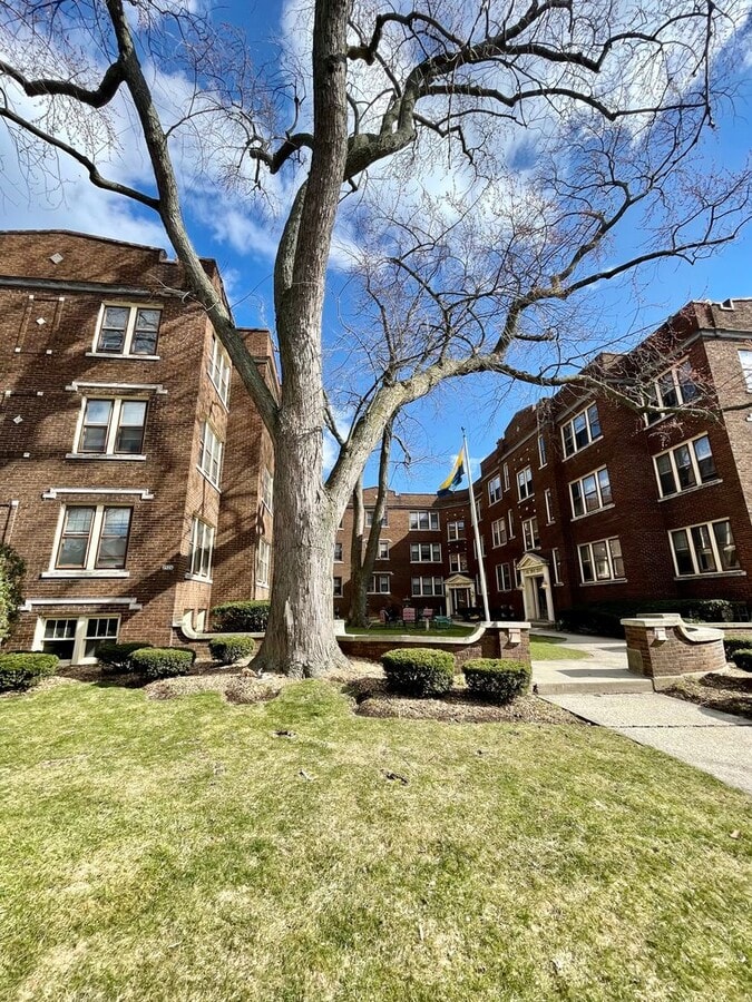 Photo - Lake Drive Court