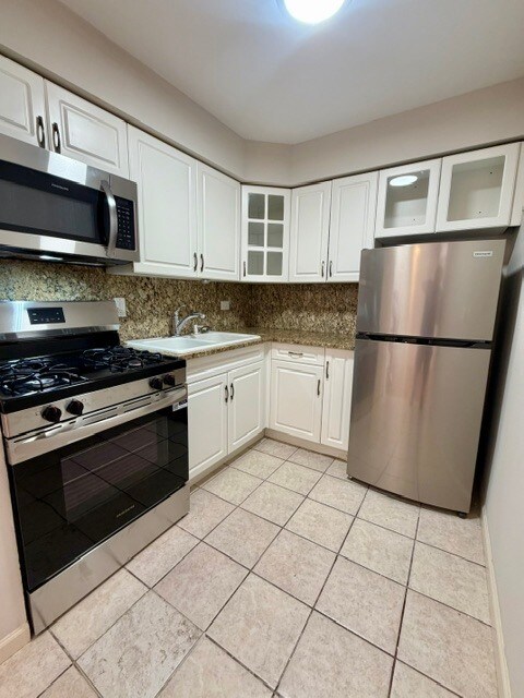 5348 N Cumberland Ave Unit 300