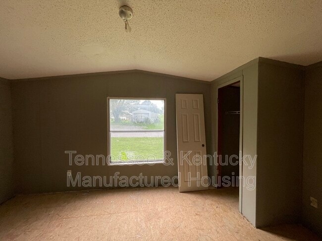 Photo - 225 Hillsdale Estates Ln