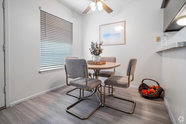 1BR, 1BA - 525SF - Dining ROom