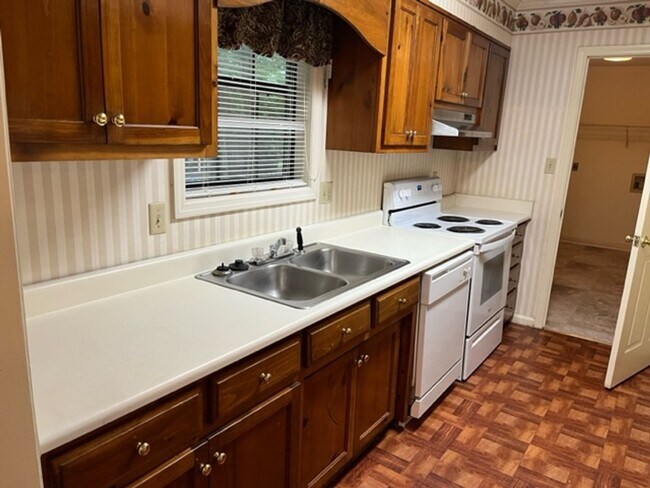 Photo - 2301 Gornto Rd