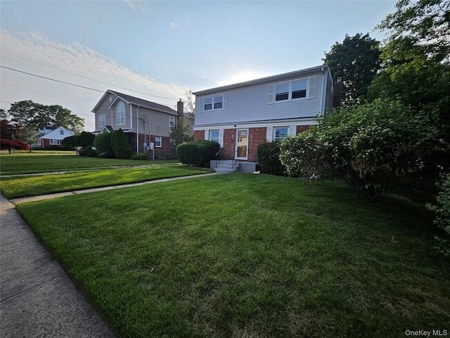 Photo - 1571 Powers Ave
