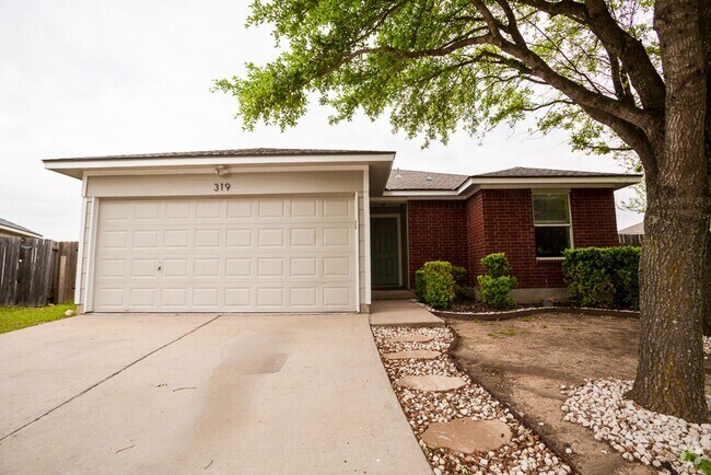 Building Photo - Charming 3/BR 2/BA One-Story Home with Gar...