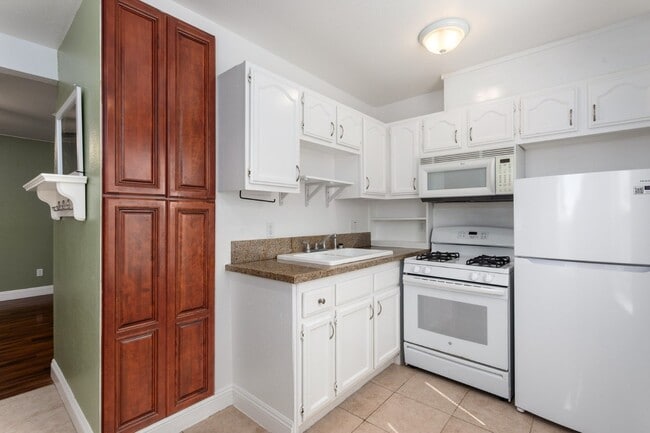 Photo - PRE LEASE TODAY!! Remodeled 2 bed, 2 bath unit in Midtown