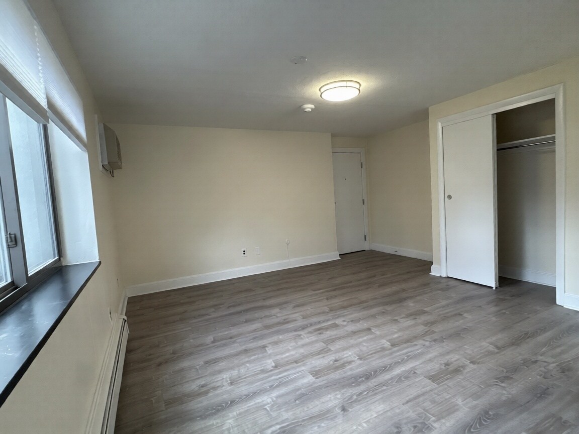 Photo - 20 Chester St Unit 5