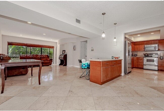 Building Photo - 4000 N Hills Dr Unit 29