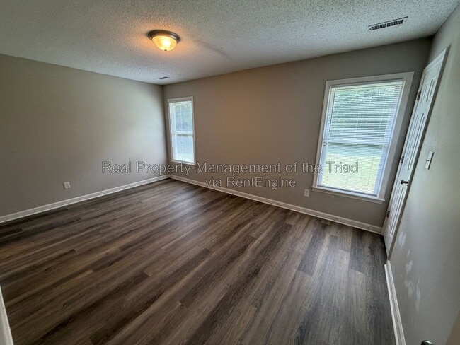 Photo - 6907 Cedar Bend Ct