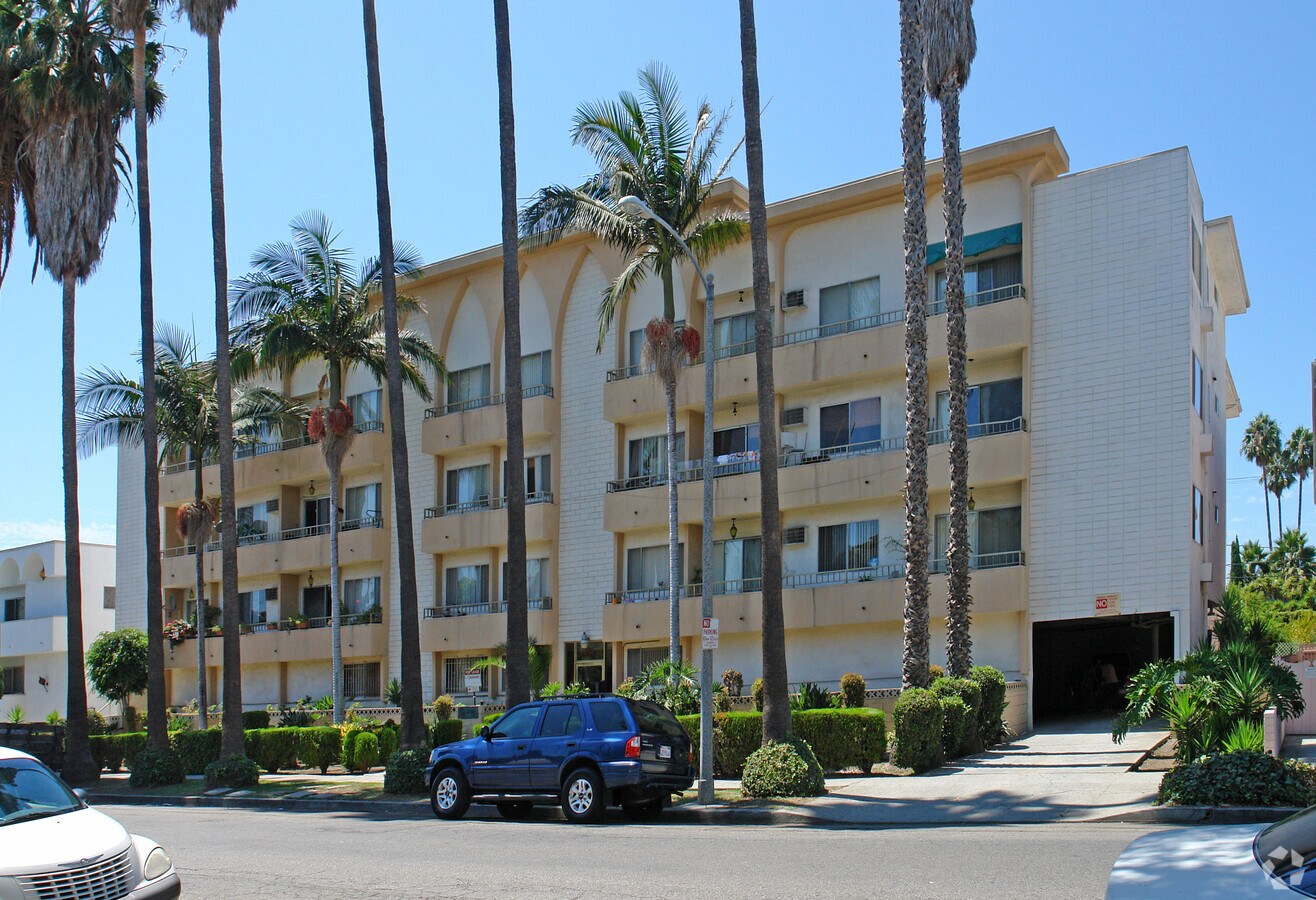 Photo - 535 N Hayworth Ave