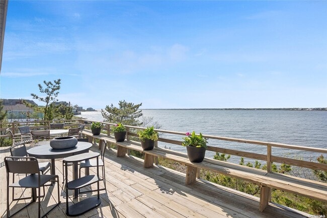 Photo - 298 Dune Rd