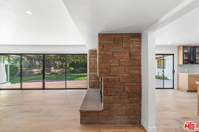 Photo - 5160 Los Feliz Blvd