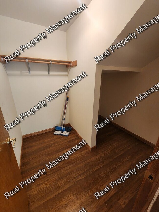 Two Bedroom Crown Point Condo House Rental in Crown Point, IN