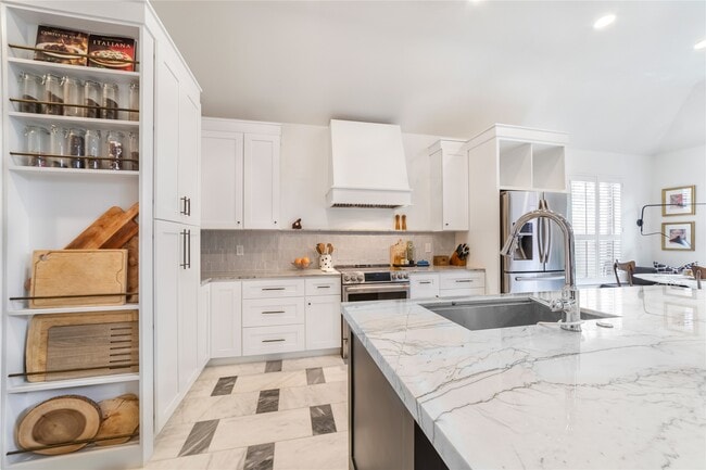 Photo - 1611 Lakeside Enclave Dr