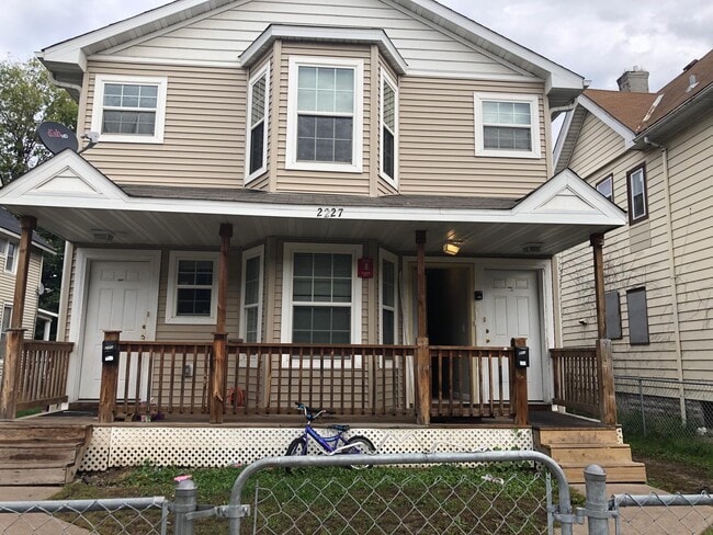 Building Photo - 2227 5th Ave S Unit 101