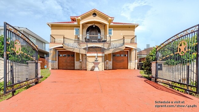 Photo - 615 29th St House