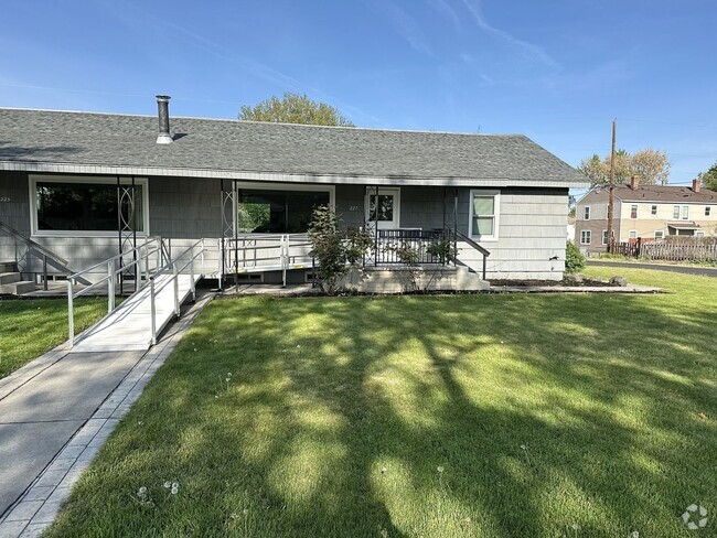 Building Photo - 225 Cullum Ave Unit 227 Cullum Ave Rental