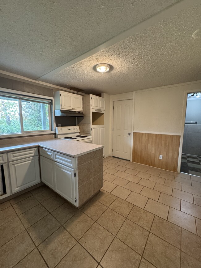 Photo - 33332-33334 4 Ave