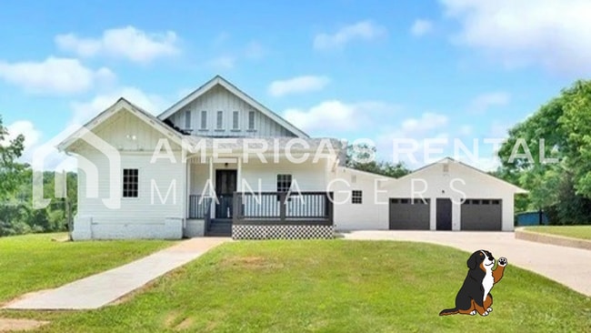 Building Photo - Room to Roam: Expansive Home with Screened Porch - Coming Soon!!