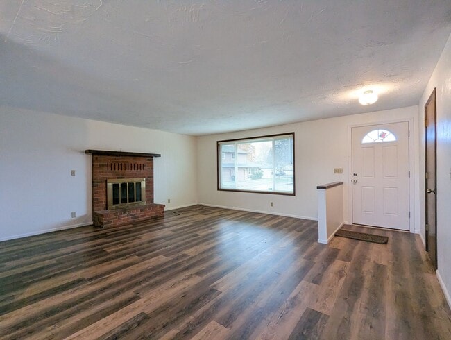 Photo - Great 3-Bedroom, 2-Bath Home In A Cul-De-Sac!