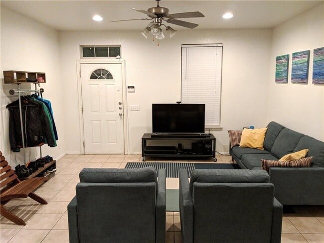 5501 Duval St