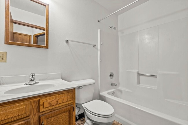 Photo - Pine Grove Apartments